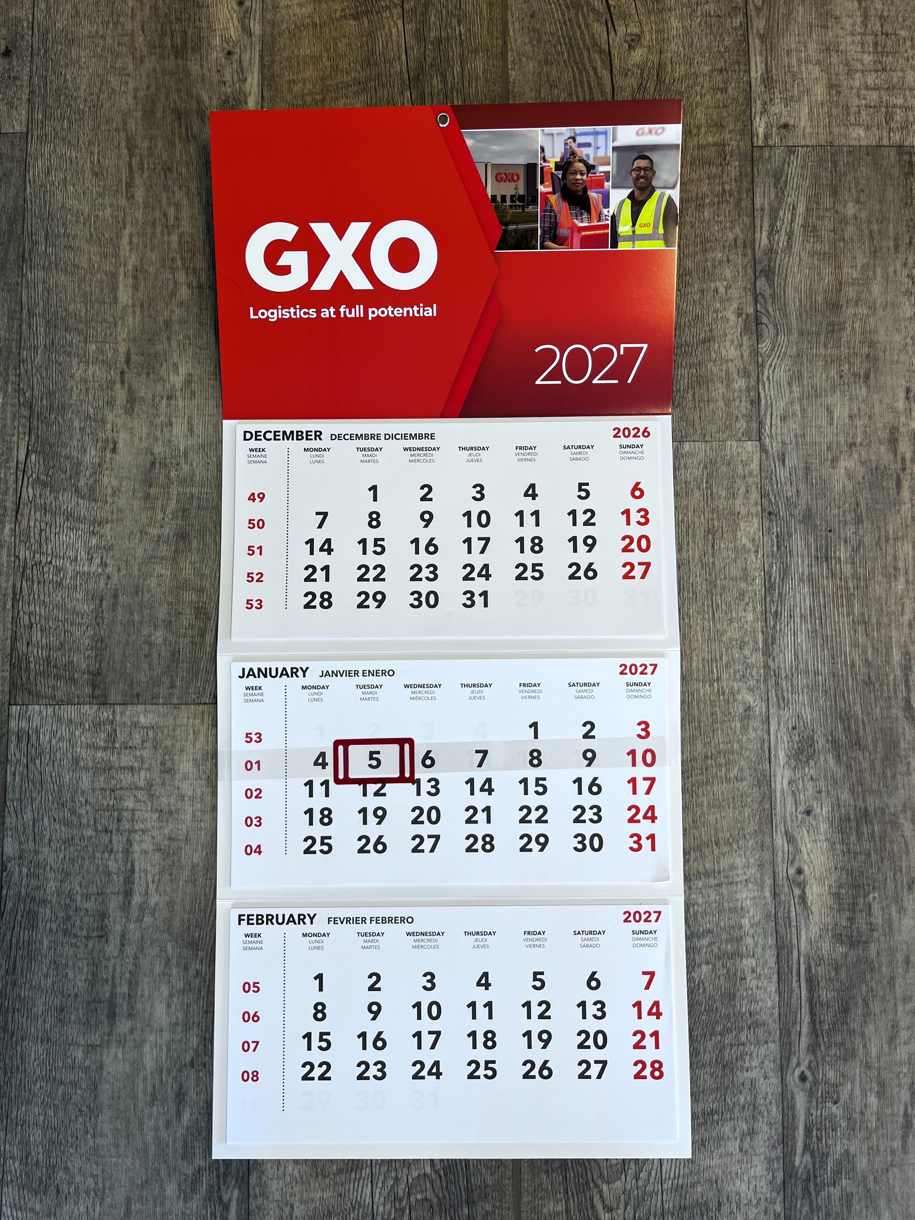 2027 WALL CALENDAR